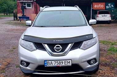 Внедорожник / Кроссовер Nissan Rogue 2015 в 