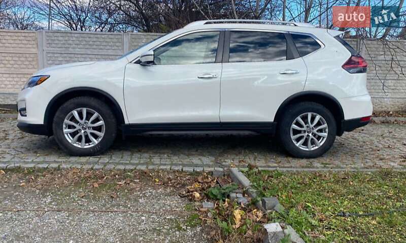 Внедорожник / Кроссовер Nissan Rogue 2018 в Первомайске