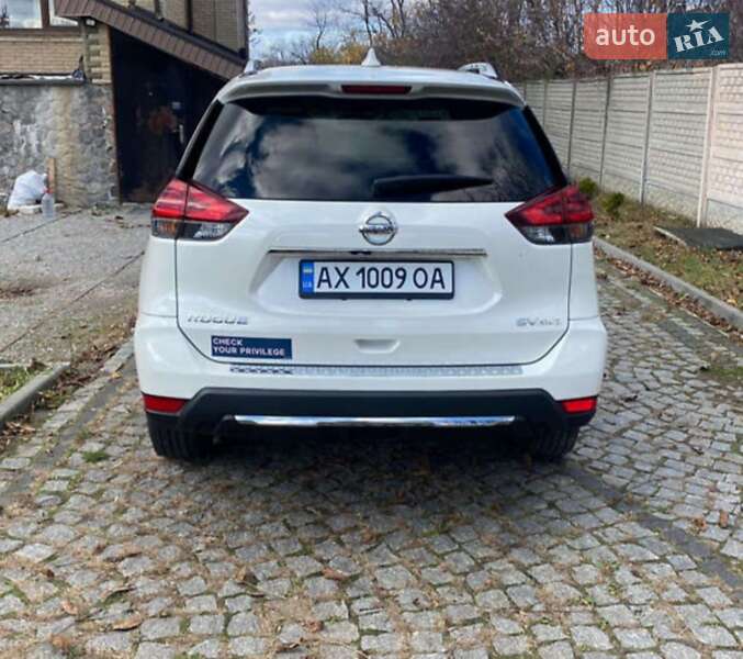 Внедорожник / Кроссовер Nissan Rogue 2018 в Первомайске