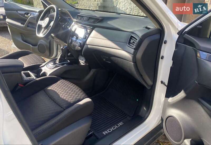 Внедорожник / Кроссовер Nissan Rogue 2018 в Первомайске