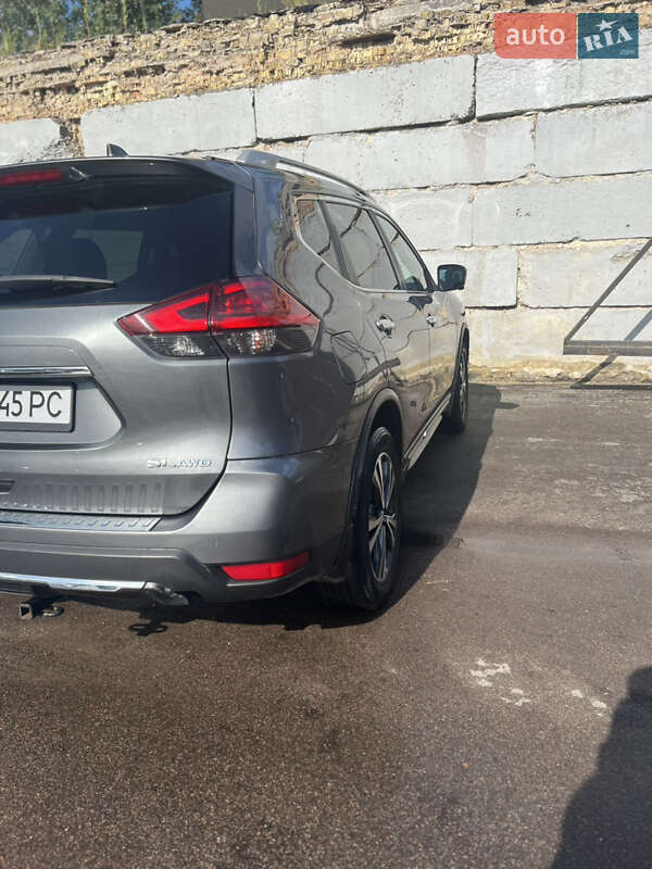 Внедорожник / Кроссовер Nissan Rogue 2017 в Киеве