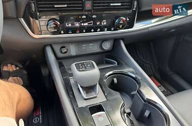 Внедорожник / Кроссовер Nissan Rogue 2024 в 