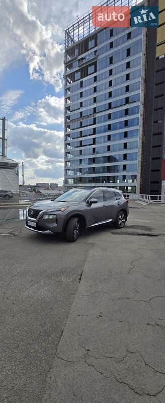 Внедорожник / Кроссовер Nissan Rogue 2023 в Днепре