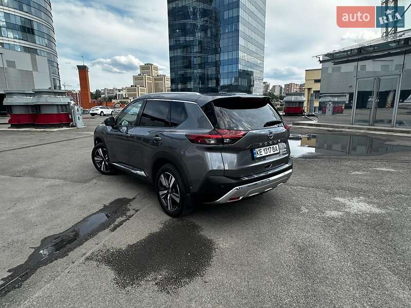 Внедорожник / Кроссовер Nissan Rogue 2023 в Днепре