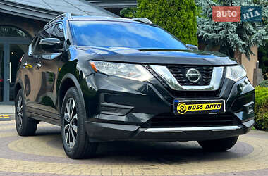 Позашляховик / Кросовер Nissan Rogue 2017 в Львові