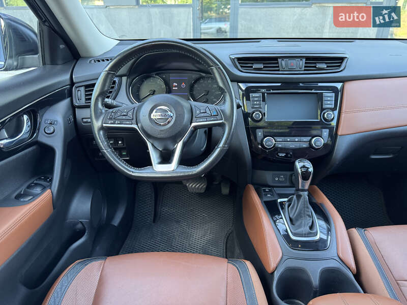 Внедорожник / Кроссовер Nissan Rogue 2018 в Одессе