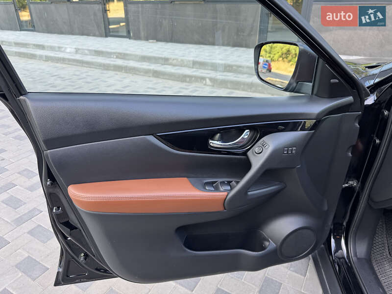 Внедорожник / Кроссовер Nissan Rogue 2018 в Одессе