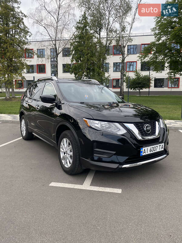 Внедорожник / Кроссовер Nissan Rogue 2018 в Киеве