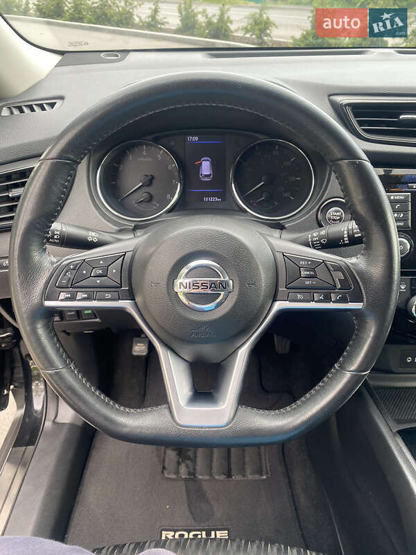 Внедорожник / Кроссовер Nissan Rogue 2018 в Киеве