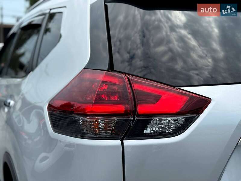 Внедорожник / Кроссовер Nissan Rogue 2019 в Ровно
