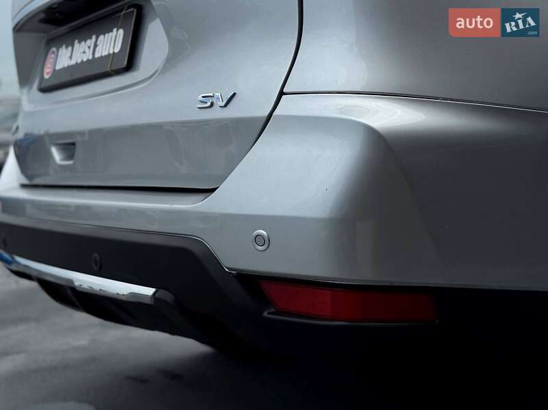 Внедорожник / Кроссовер Nissan Rogue 2019 в Ровно