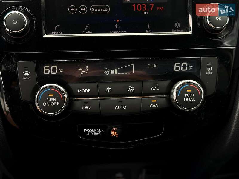 Внедорожник / Кроссовер Nissan Rogue 2019 в Ровно
