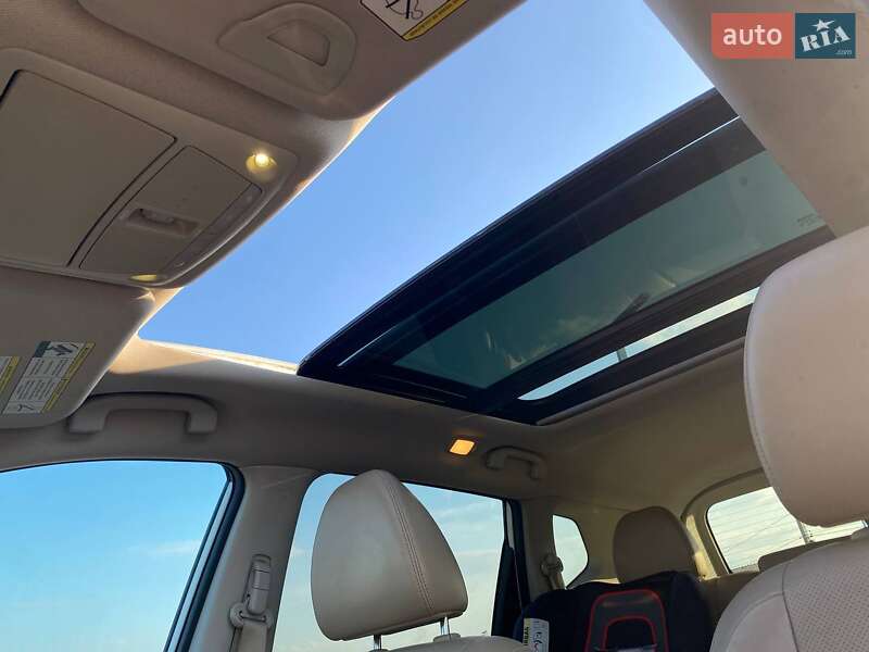 Внедорожник / Кроссовер Nissan Rogue 2015 в Львове