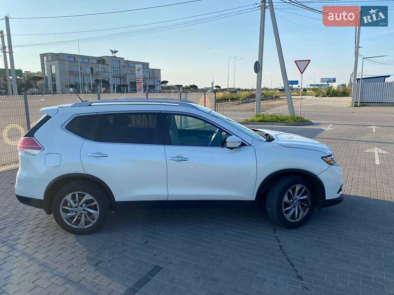 Внедорожник / Кроссовер Nissan Rogue 2015 в Львове