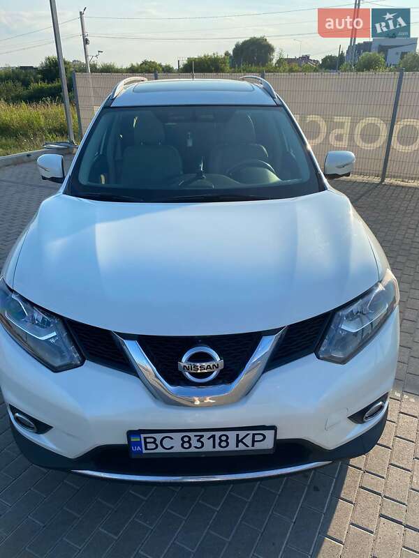 Внедорожник / Кроссовер Nissan Rogue 2015 в Львове