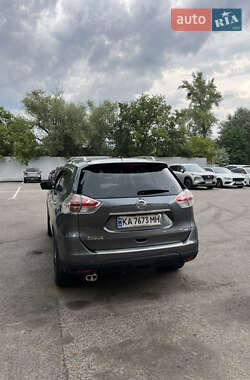Внедорожник / Кроссовер Nissan Rogue 2015 в 