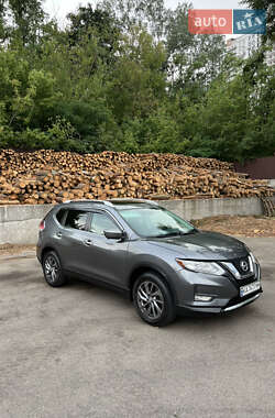 Внедорожник / Кроссовер Nissan Rogue 2015 в 
