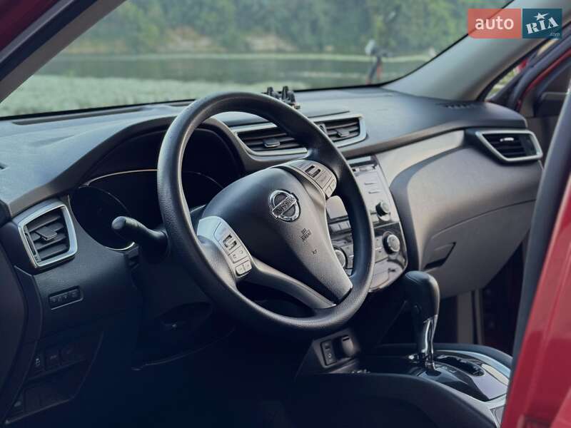 Внедорожник / Кроссовер Nissan Rogue 2016 в Виннице