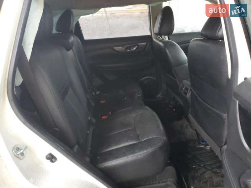 Внедорожник / Кроссовер Nissan Rogue 2016 в Львове