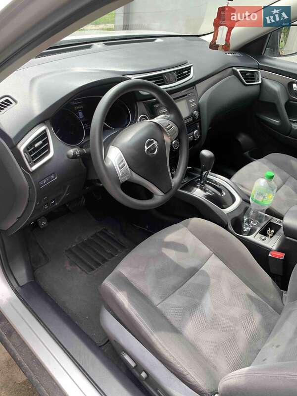 Позашляховик / Кросовер Nissan Rogue 2016 в Дубні