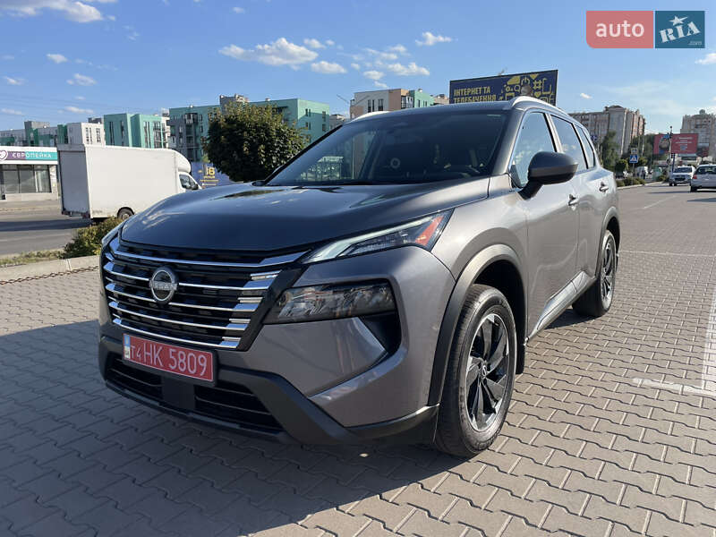 Позашляховик / Кросовер Nissan Rogue 2024 в Києві