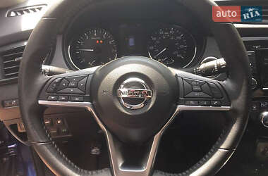 Внедорожник / Кроссовер Nissan Rogue 2018 в 