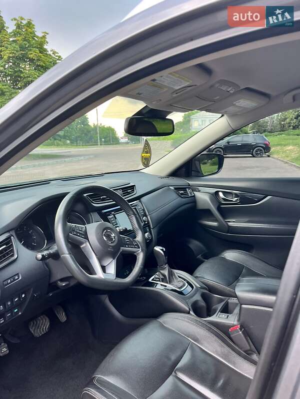 Внедорожник / Кроссовер Nissan Rogue 2017 в Черкассах