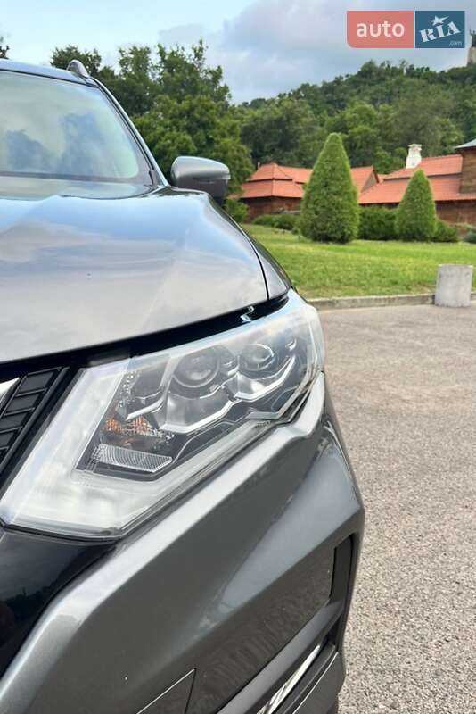 Внедорожник / Кроссовер Nissan Rogue 2017 в Черкассах