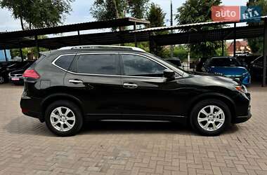 Внедорожник / Кроссовер Nissan Rogue 2017 в 