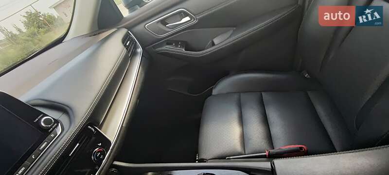 Внедорожник / Кроссовер Nissan Rogue 2021 в Одессе