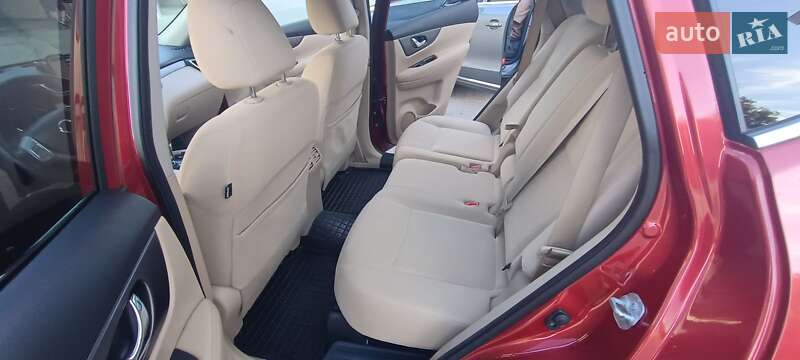 Позашляховик / Кросовер Nissan Rogue 2016 в Чорткові