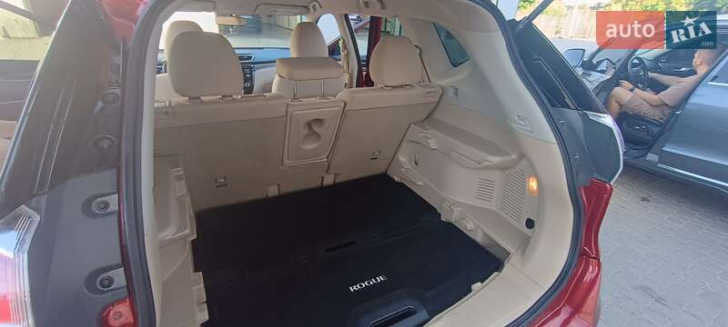 Позашляховик / Кросовер Nissan Rogue 2016 в Чорткові