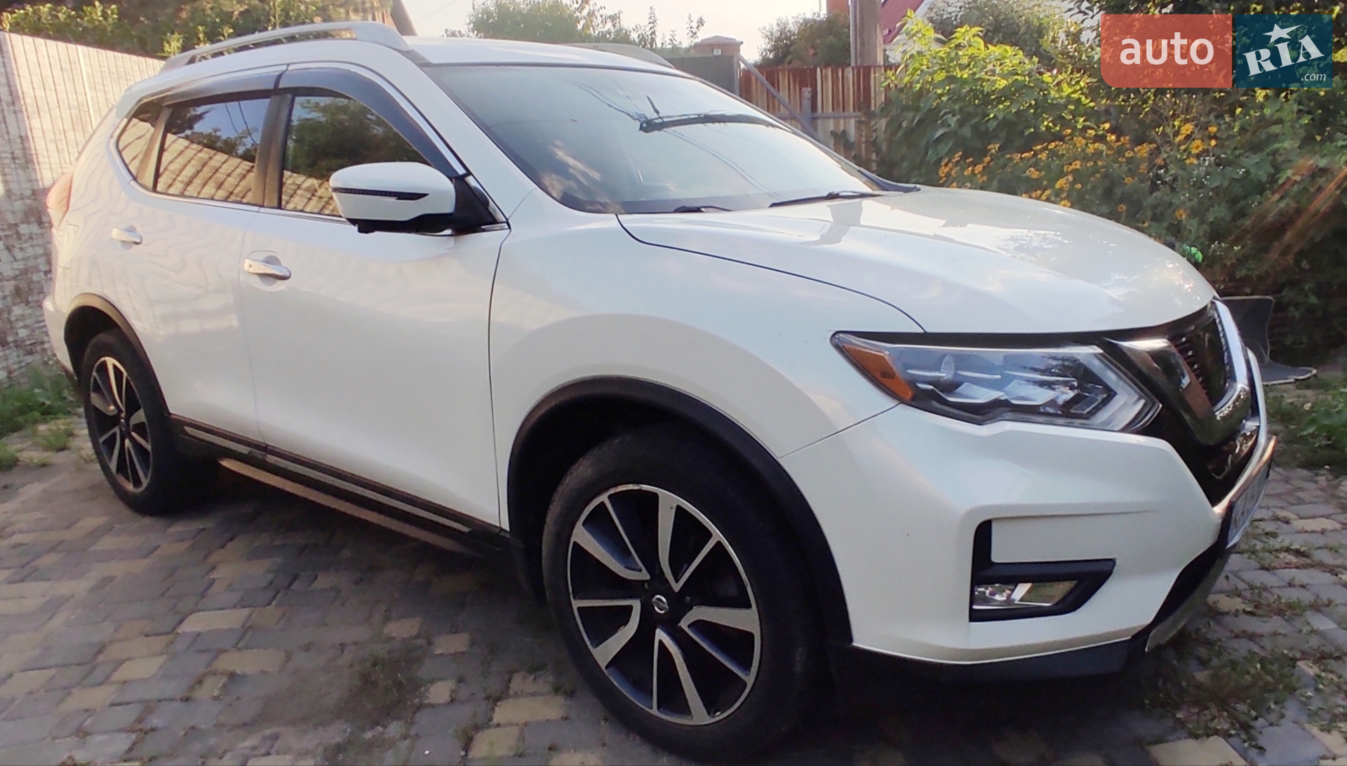 2019 Nissan Rogue - мініатюра 2