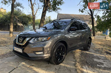 Внедорожник / Кроссовер Nissan Rogue 2017 в Николаеве