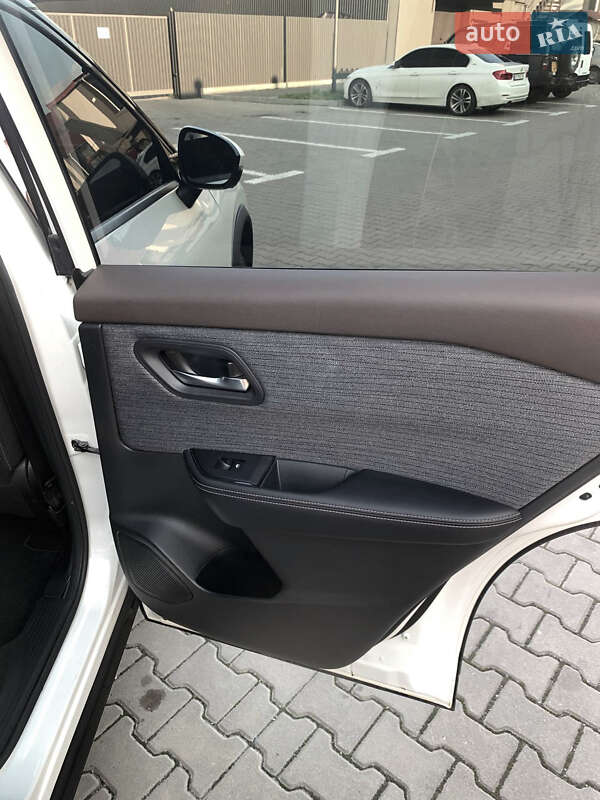 Внедорожник / Кроссовер Nissan Rogue 2020 в Ивано-Франковске