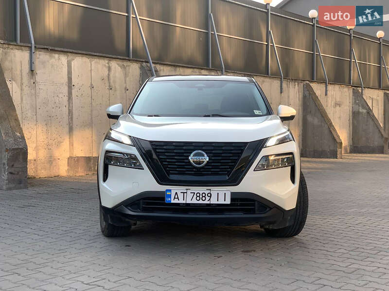 Внедорожник / Кроссовер Nissan Rogue 2020 в Ивано-Франковске