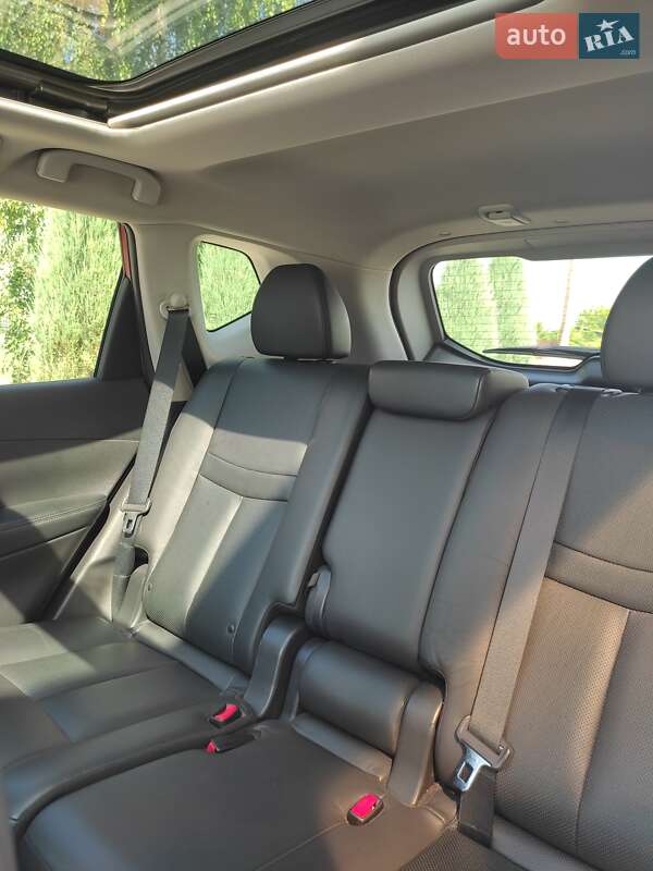 Внедорожник / Кроссовер Nissan Rogue 2014 в Мироновке