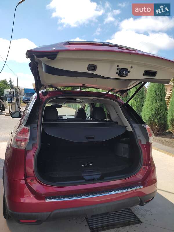 Внедорожник / Кроссовер Nissan Rogue 2014 в Мироновке