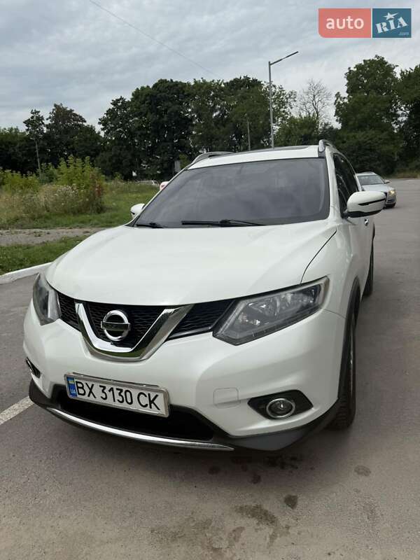 Внедорожник / Кроссовер Nissan Rogue 2016 в Каменец-Подольском