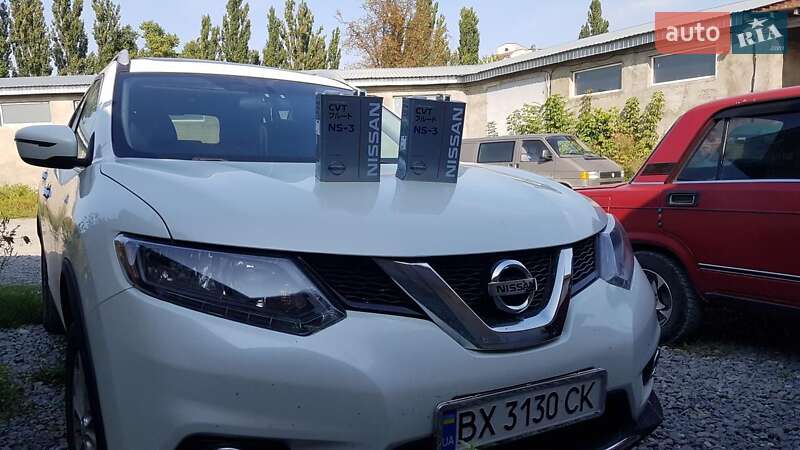 Внедорожник / Кроссовер Nissan Rogue 2016 в Каменец-Подольском
