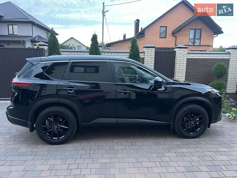 Внедорожник / Кроссовер Nissan Rogue 2024 в Виннице
