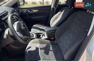 Внедорожник / Кроссовер Nissan Rogue 2015 в 