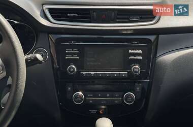 Внедорожник / Кроссовер Nissan Rogue 2015 в 