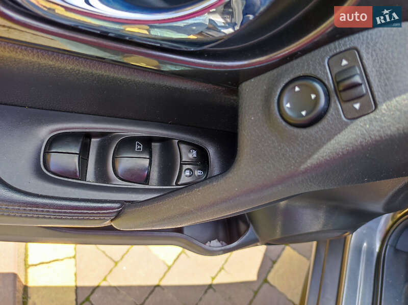 Внедорожник / Кроссовер Nissan Rogue 2018 в Жидачове