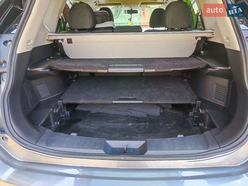 Внедорожник / Кроссовер Nissan Rogue 2018 в Жидачове