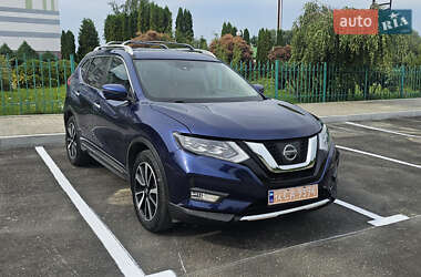Позашляховик / Кросовер Nissan Rogue 2017 в Львові