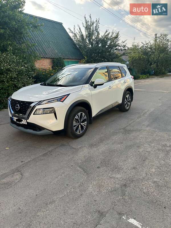 Внедорожник / Кроссовер Nissan Rogue 2023 в Лубнах