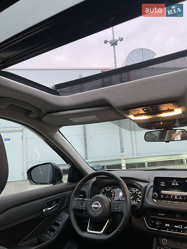Позашляховик / Кросовер Nissan Rogue 2023 в Києві