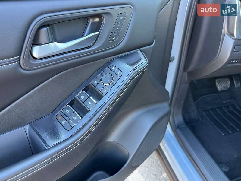 Позашляховик / Кросовер Nissan Rogue 2023 в Кривому Розі