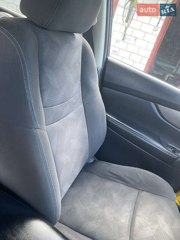 Внедорожник / Кроссовер Nissan Rogue 2015 в Хмельнике